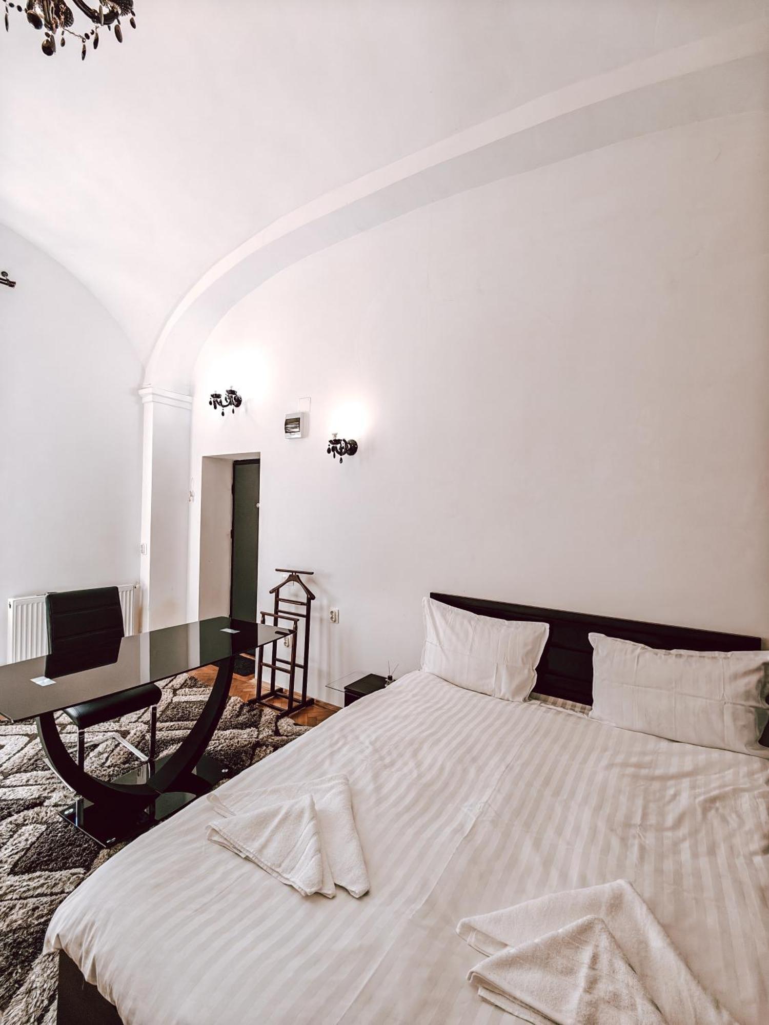 Berindei Studio - City Center - Private Parking Κλουζ-Ναπόκα Εξωτερικό φωτογραφία